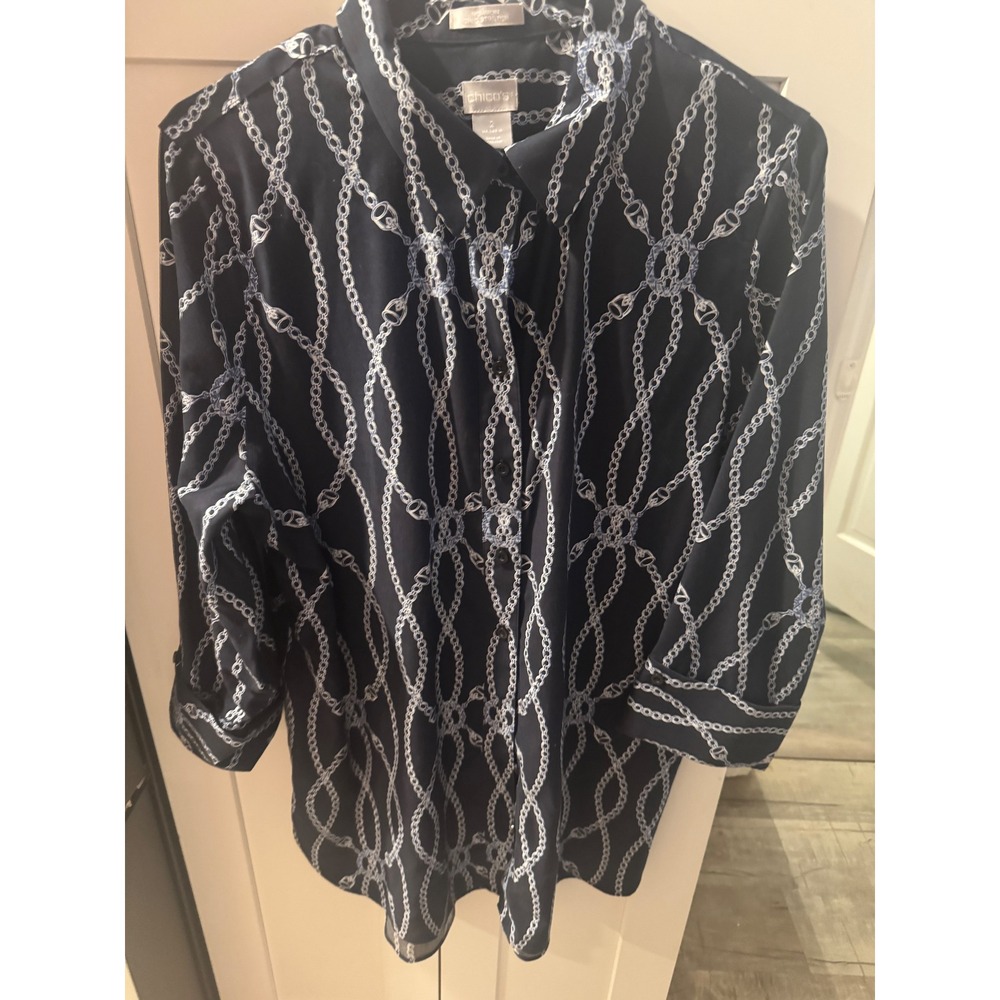 Chicos No-Iron Chic Stretch Navy Blue Chain Print Button Down Shirt Size 2 L 12